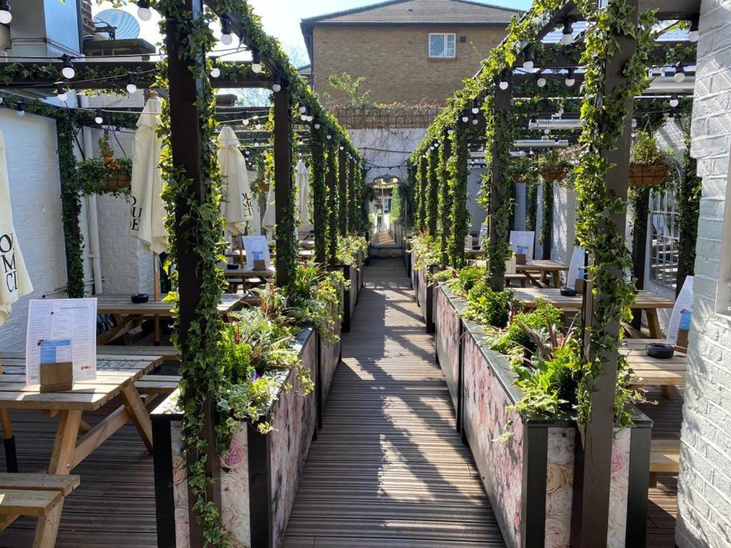 The Duchess Belle Hotel - Resim 8