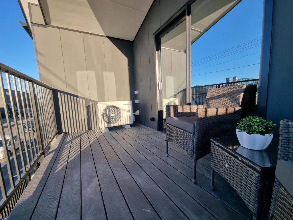 Brand new Central Studio on Wilmer - Resim 10