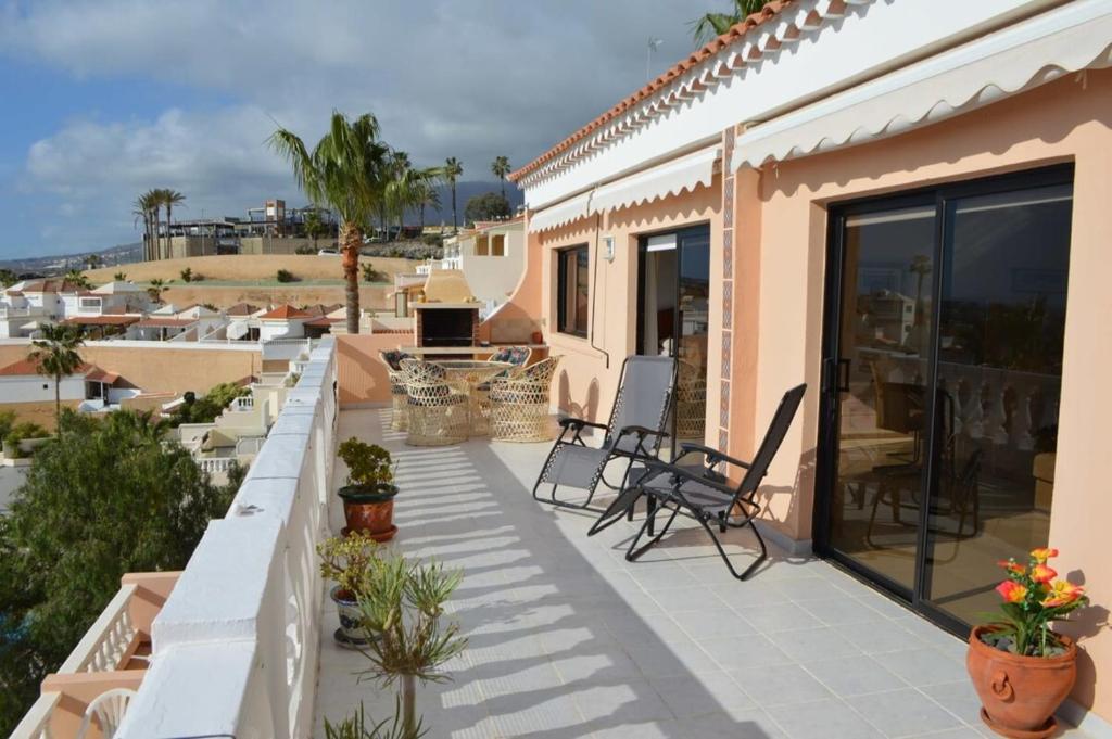 Balkón alebo terasa v ubytovaní 3 Bedroom Apartment With Stunning Views K302
