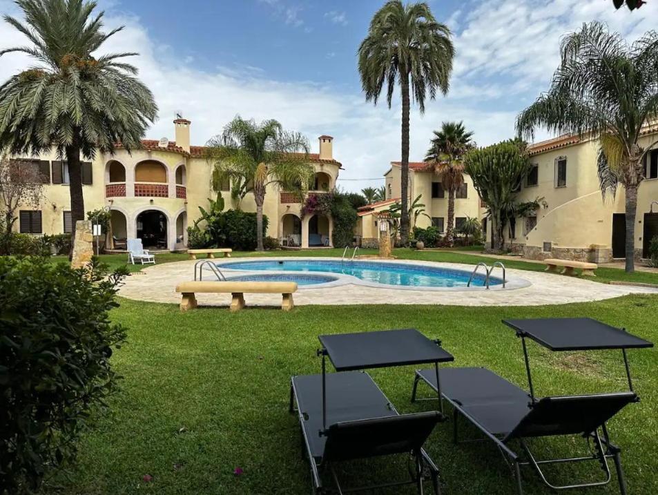 Swimmingpoolen hos eller tæt på Casa Almadrava