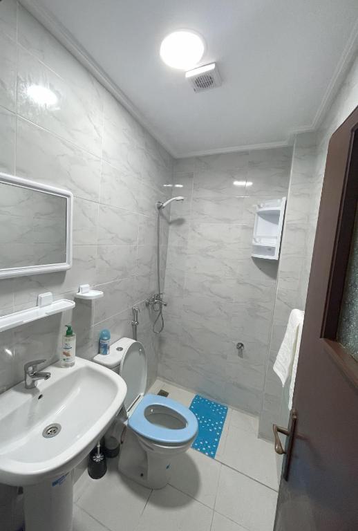Koupelna v ubytování Comfy Stay in Larache's Center