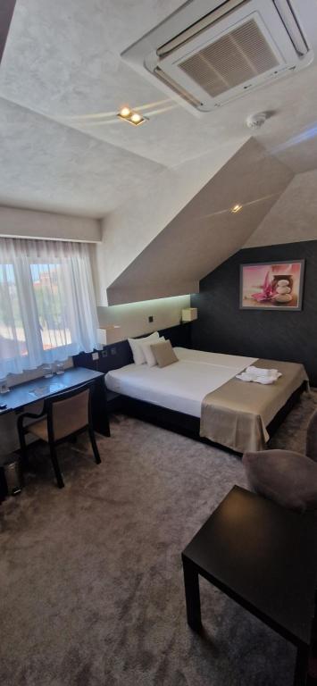 Garni Hotel Zen free parking - Resim 16