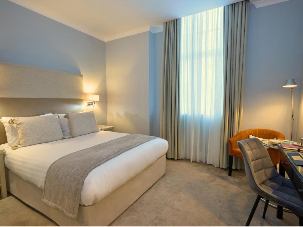 London Bridge Hotel - Standard Double Room
