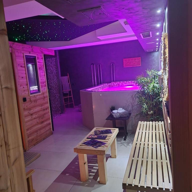 Garni Hotel Zen free parking - Resim 14