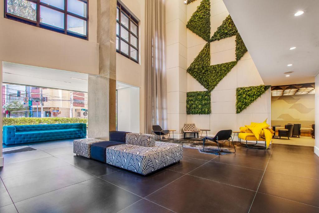 Ein Sitzbereich in der Unterkunft INNSiDE by Meliá São Paulo ITAIM