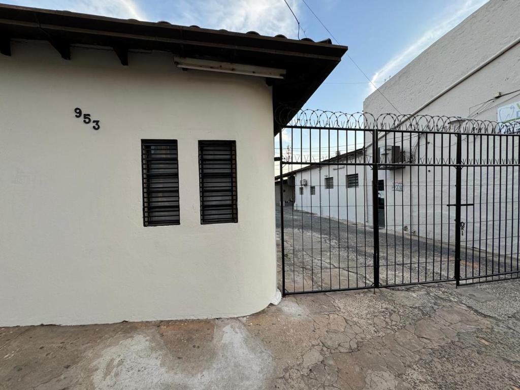 Fotografija u galeriji objekta Habitación con baño privado en el centro de Asunción solo efectivo guaranies u gradu Asunsion