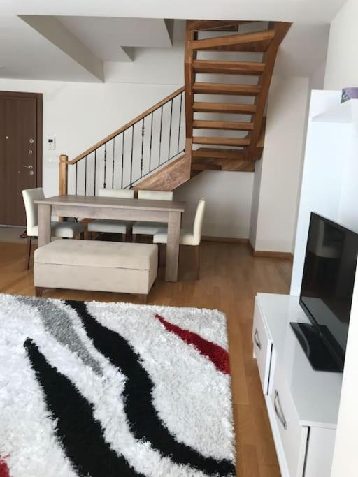 Fotografie z fotogalerie ubytování Dubleks şık daire v destinaci Bahcesehir