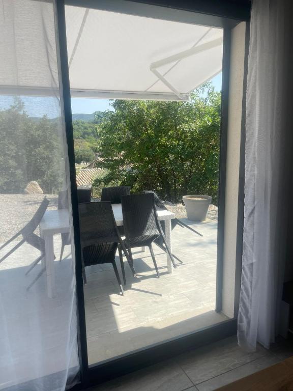 Balkón nebo terasa v ubytování Cœur de provence