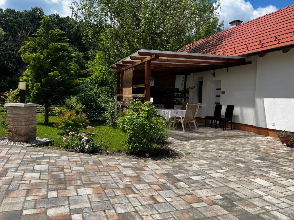 Zahrada ubytování Dreko Panzió & Borbisztró