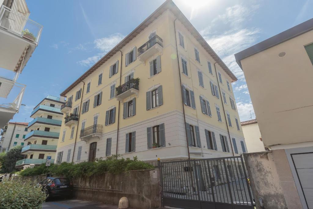 ManaraQuattro - apartament in Como near the center with free parking - Lake Como photo