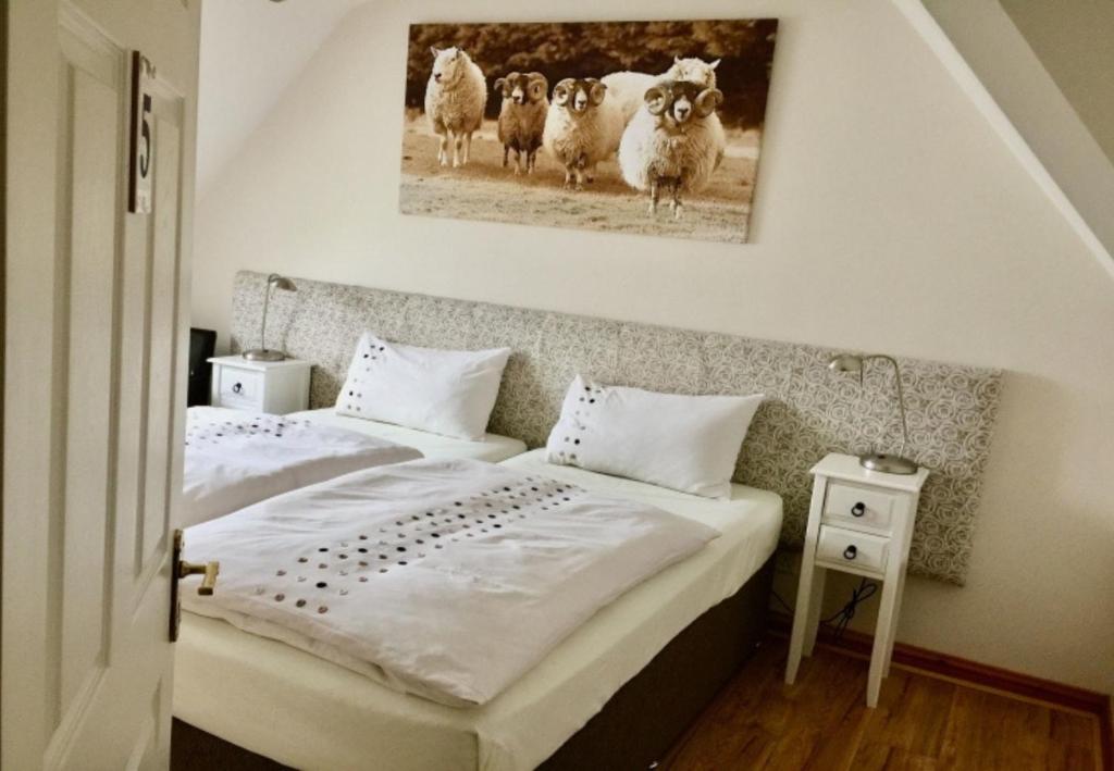 Postel nebo postele na pokoji v ubytování Fough East, Oughterard