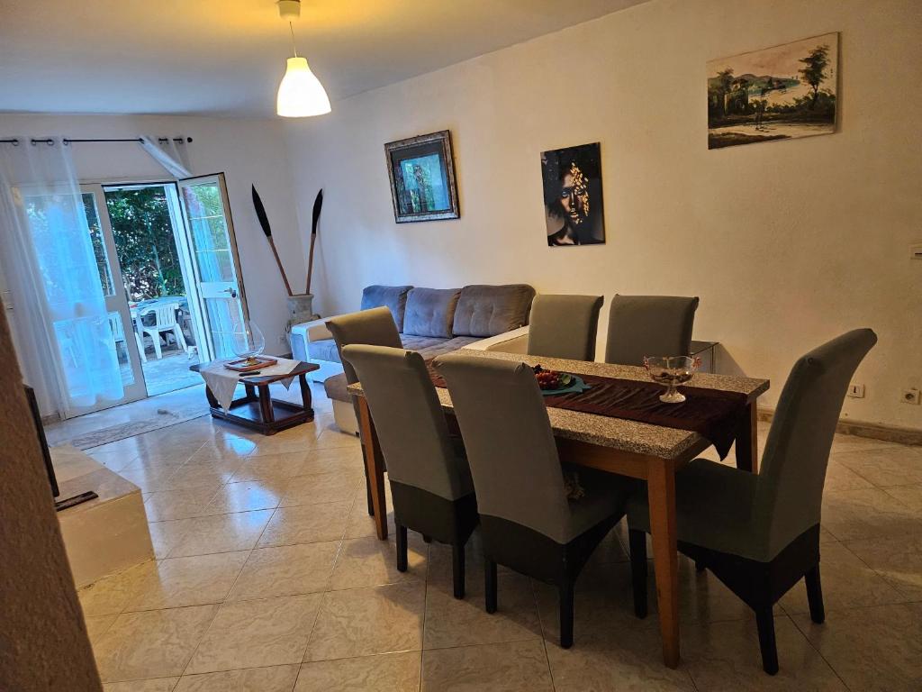 Photo de la galerie de l'établissement Villa des fleurs, à Ortale