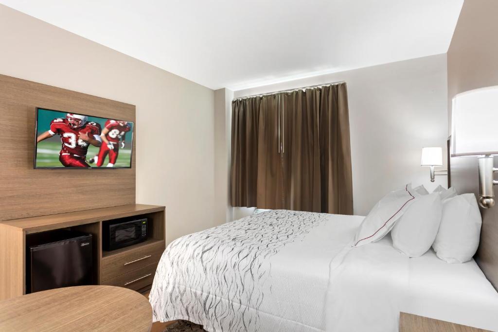Red Roof Inn PLUS Jamaica, NY - JFK Airport - Superior King Room Smoke Gratis