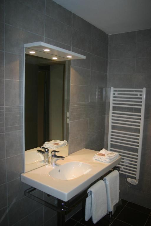 Koupelna v ubytování Hôtel 1er Consul Rouen