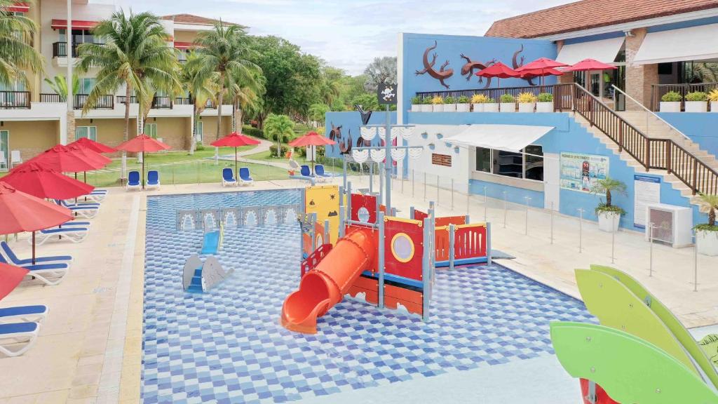 Bazén v ubytování Decameron Barú - All Inclusive nebo v jeho okolí