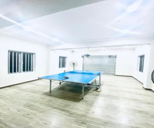 Stolní tenis v ubytování AB Apartments nebo okolí