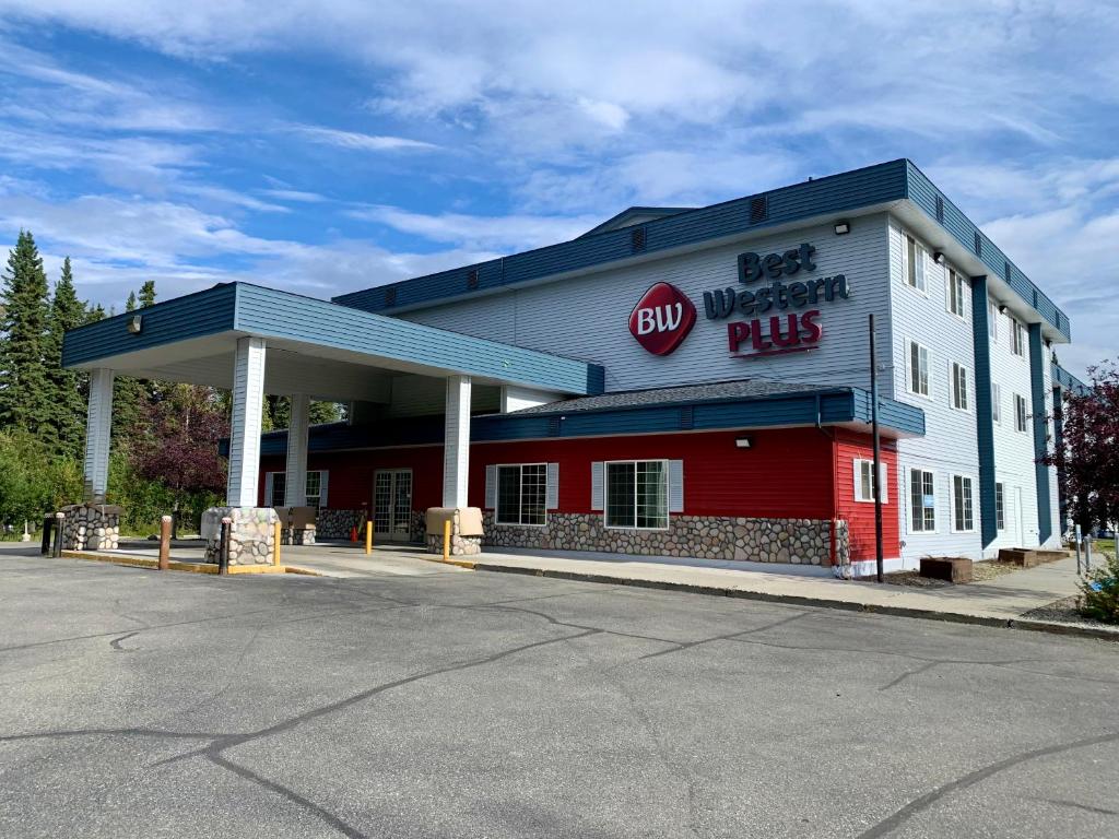 Best Western Plus Pioneer Park Inn - Housity