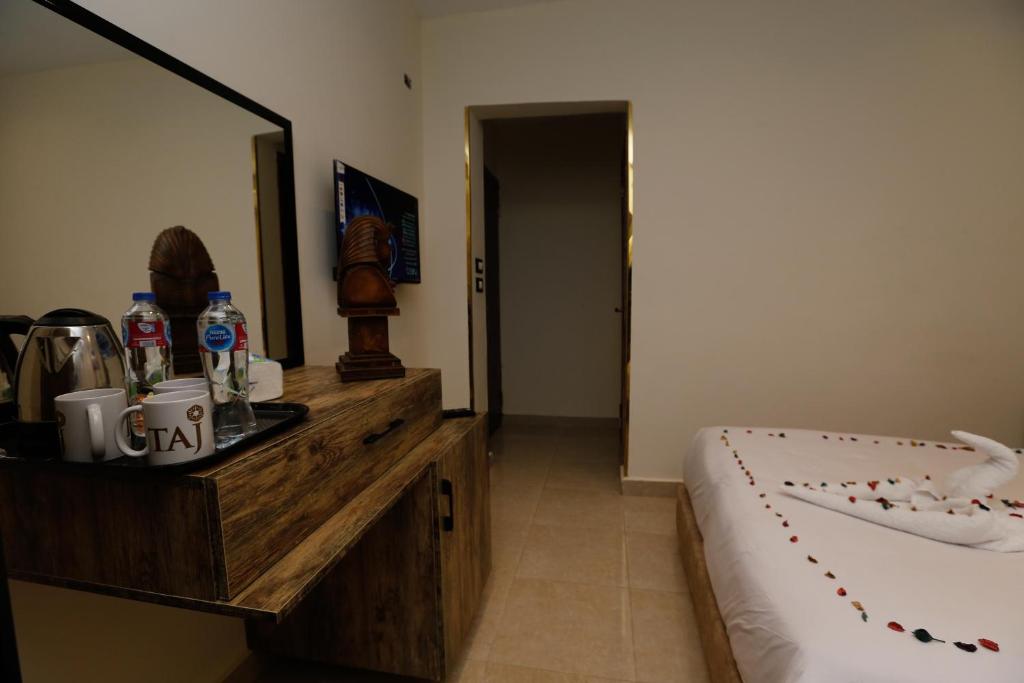 Taj Pyramids inn - Pyramids View Rooftop - 13