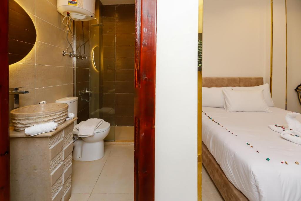 Taj Pyramids inn - Pyramids View Rooftop - 15