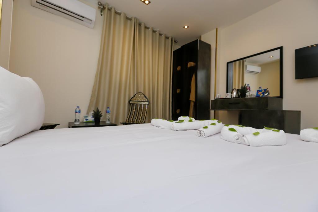 Taj Pyramids inn - Pyramids View Rooftop - 5