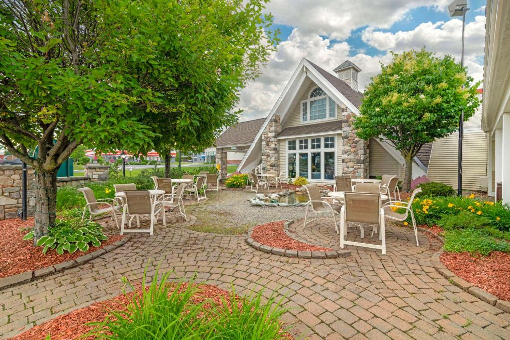 Zahrada ubytování Best Western Plus Plattsburgh