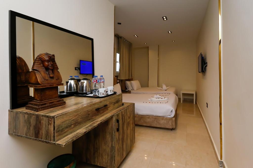 Taj Pyramids inn - Pyramids View Rooftop - 1