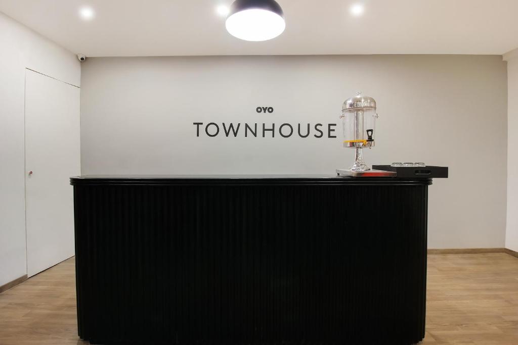 Super Townhouse THE CINCO HOTEL photo 6