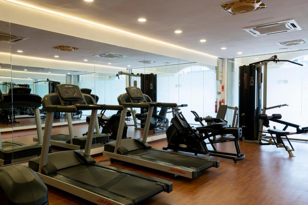 Fitness centrum a/nebo fitness zařízení v ubytování STREETVIEW HOTEL