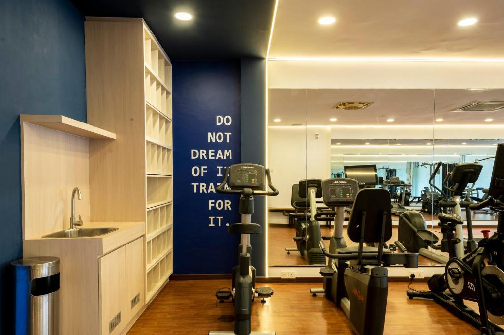 Fitness centrum a/nebo fitness zařízení v ubytování STREETVIEW HOTEL