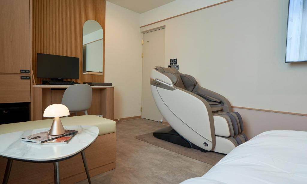 Brown Dot Hotel Gunsan Terminal Branch - Deluxe King Room