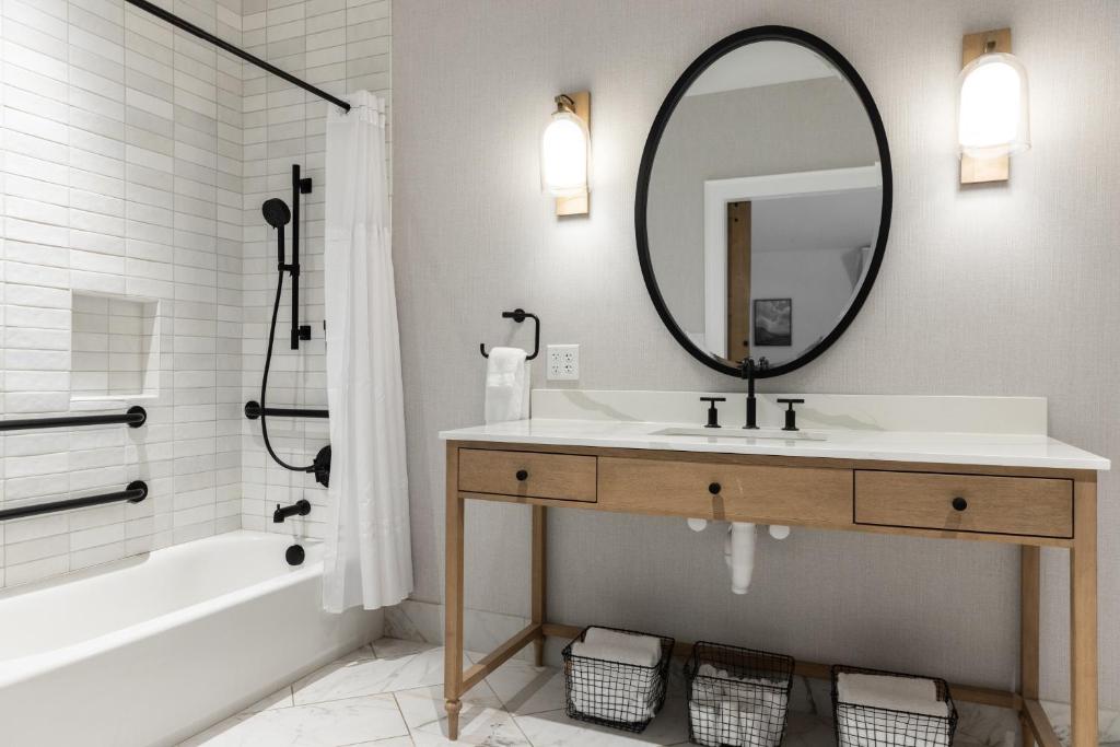 Homestead Resort - Queen Room With Two Queen Beds - Disability Access