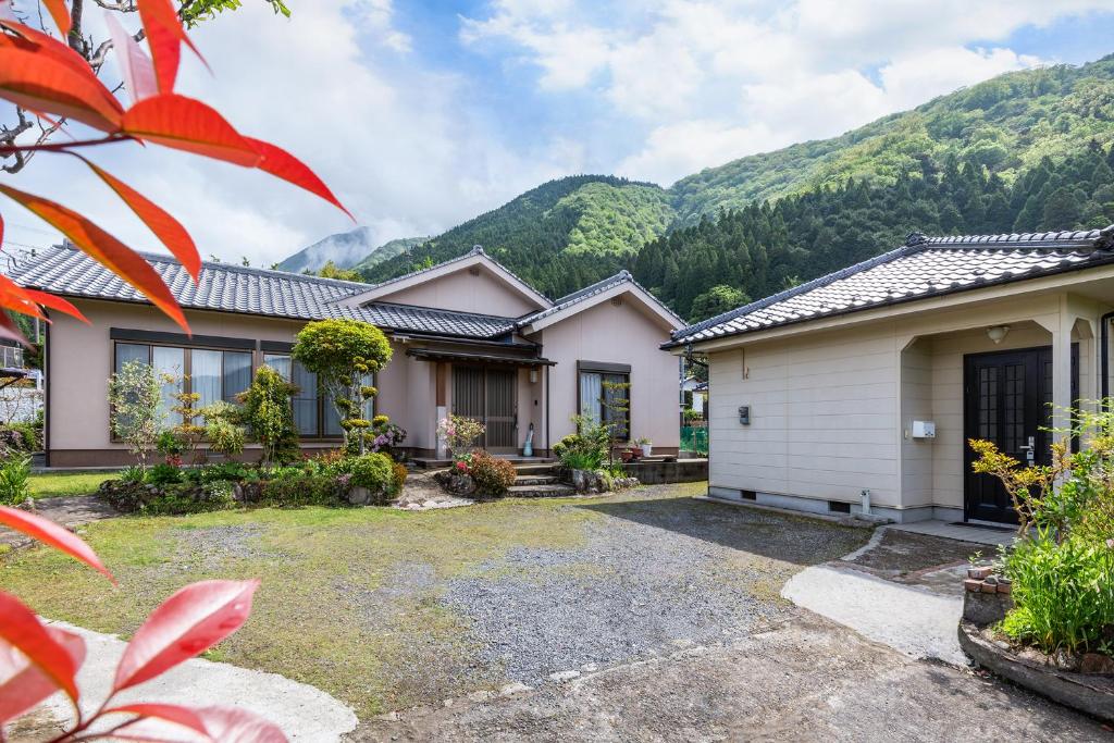 山景或在日式旅馆看到的山景