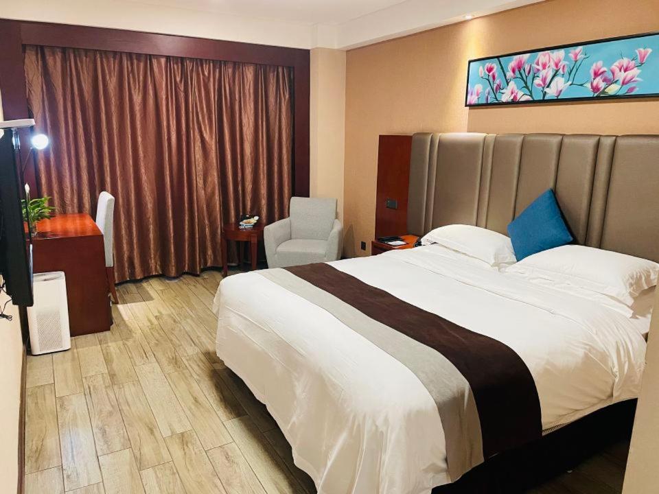 Postel nebo postele na pokoji v ubytování Bestway Hotel Xi'an