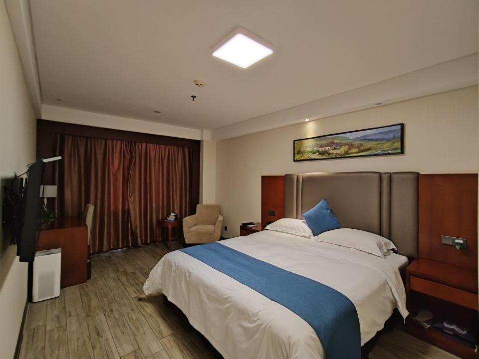 Postel nebo postele na pokoji v ubytování Bestway Hotel Xi'an