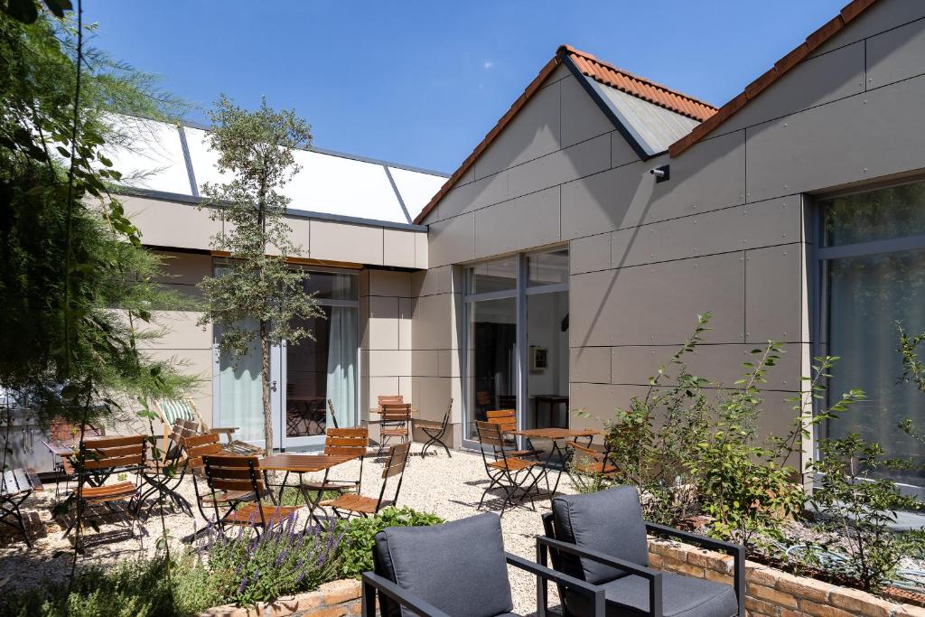 Baumann & Müller - 16