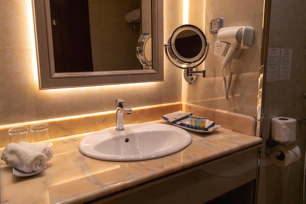 Best Western Plus Jeddah Hotel Madinah Road - Quarto Twin Deluxe - Não Fumador