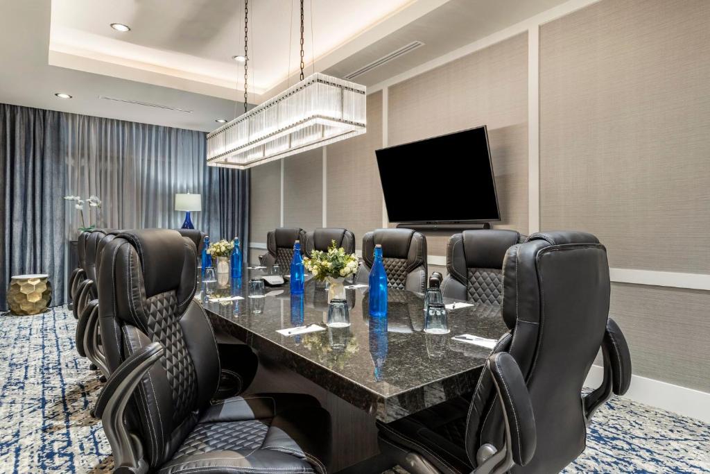 EVEN Hotel Austin Uptown near the Domain by IHG photo