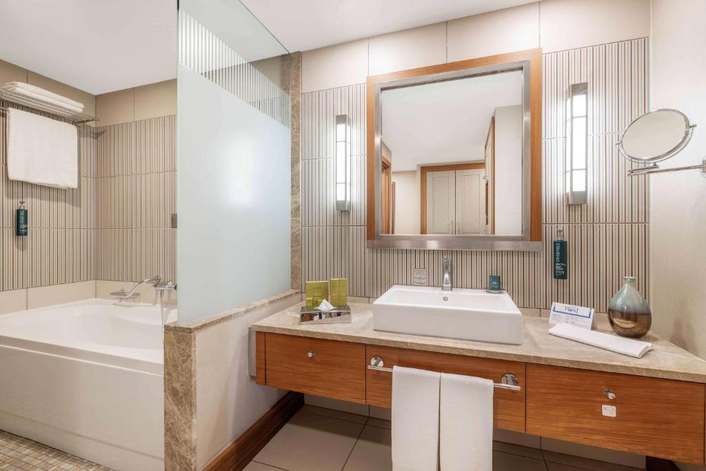 Hilton Dalaman Sarigerme Resort & Spa - Deluxe Twin Room With Pool View