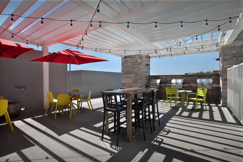 Balkón nebo terasa v ubytování Home2 Suites By Hilton Phoenix North Happy Valley