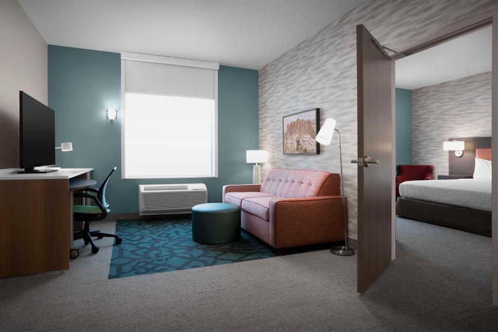Postel nebo postele na pokoji v ubytování Home2 Suites By Hilton Phoenix North Happy Valley