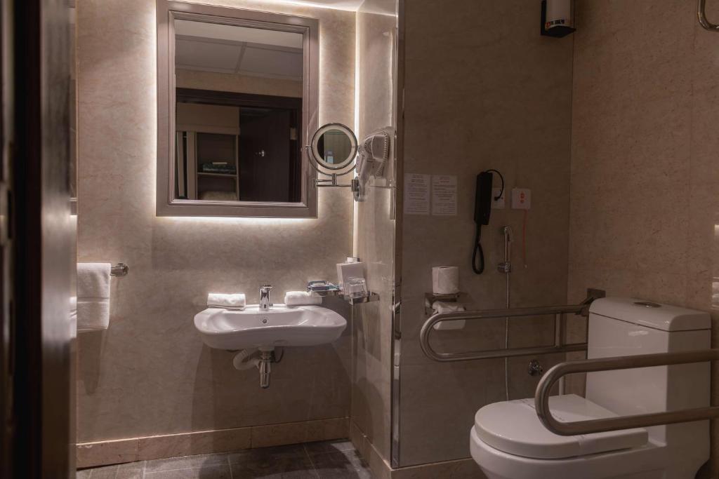Koupelna v ubytování Best Western Plus Jeddah Hotel Madinah Road