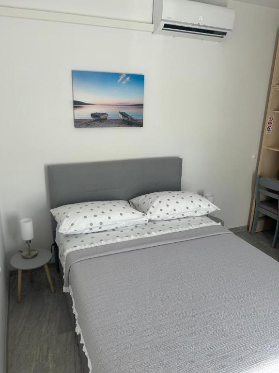 Postel nebo postele na pokoji v ubytování Room Sleep & Fly