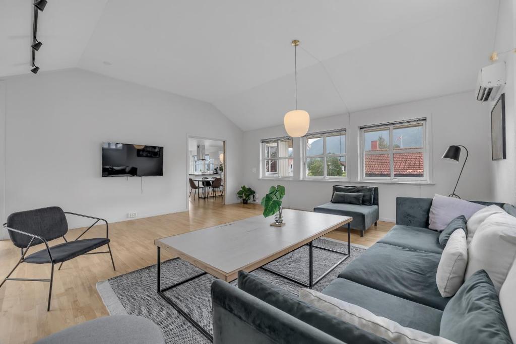 Central Large Modern House With a View - Appartement