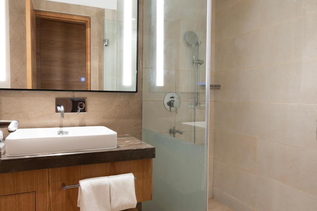 Koupelna v ubytování Radisson Hotel Vrindavan
