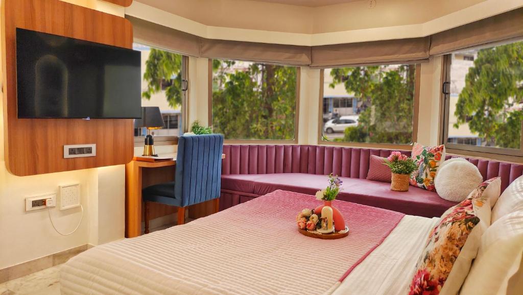 Sarang Palace - A Luxury Boutique Hotel - Panoramic View Room With Day Bed
