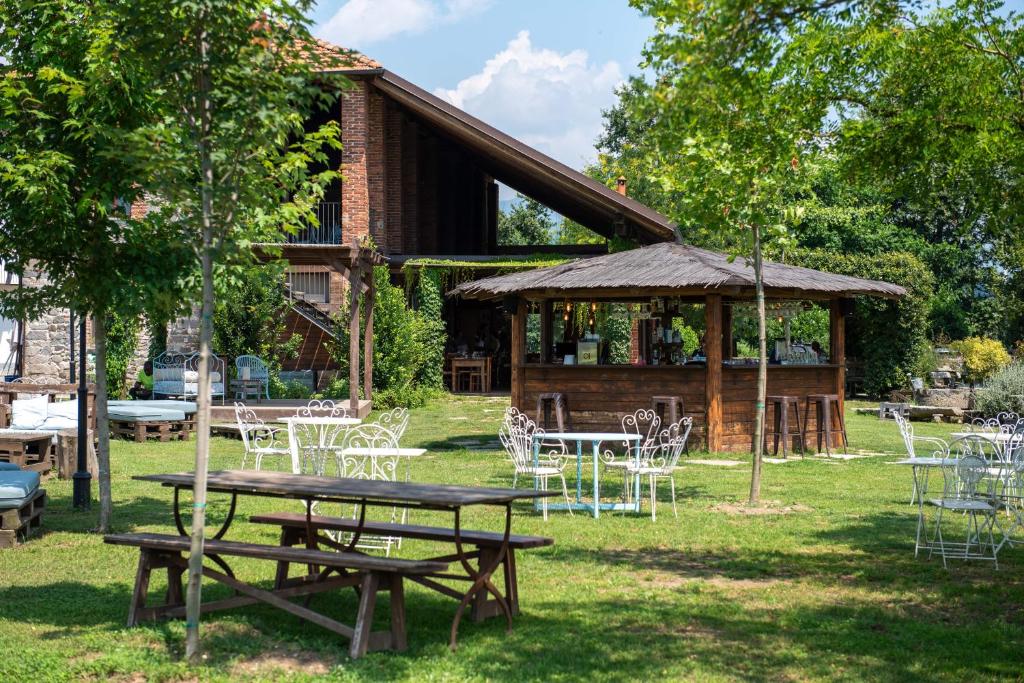 Vonkajšia záhrada v ubytovaní Agriturismo La Fucina