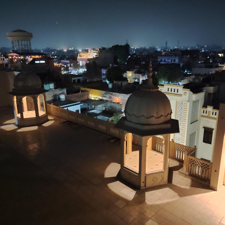 Fotografie z fotogalerie ubytování The Taj Vista Agra -walking distance to Taj Mahal v destinaci Agra