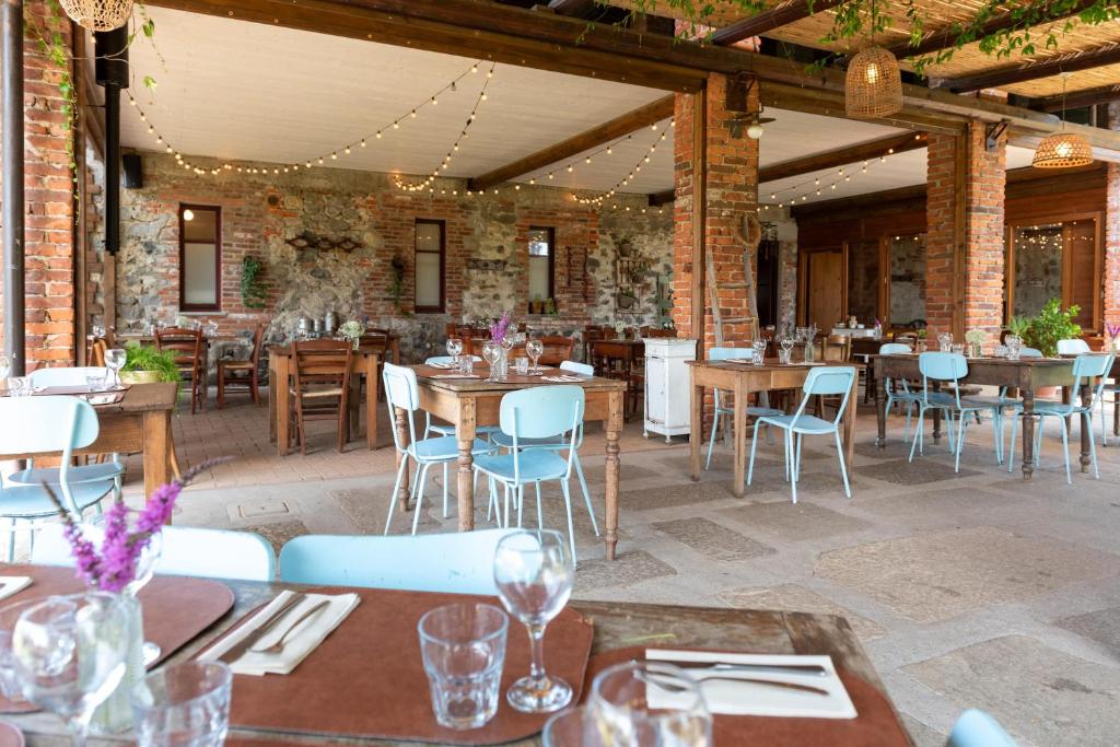 Reštaurácia alebo iné gastronomické zariadenie v ubytovaní Agriturismo La Fucina