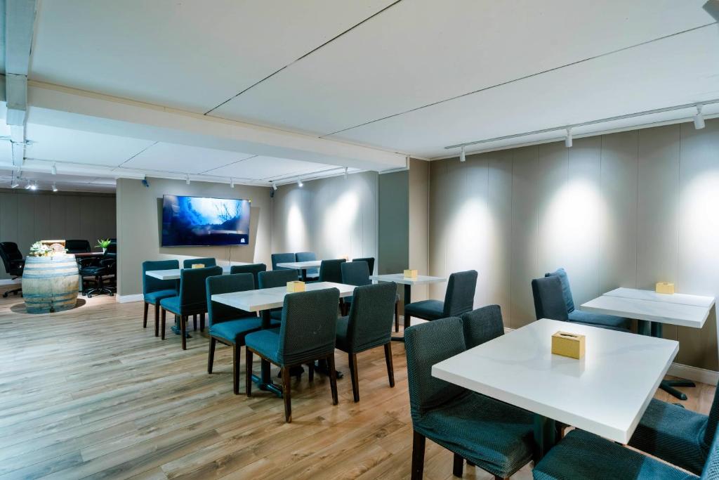 Fullerton Manor Inn - Resim 6