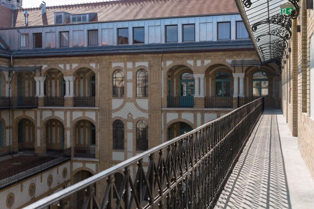 Széchenyi Center - Resim 32